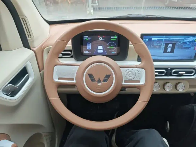 Wuling Hongguang Mini EV — Фото автомобиля 10