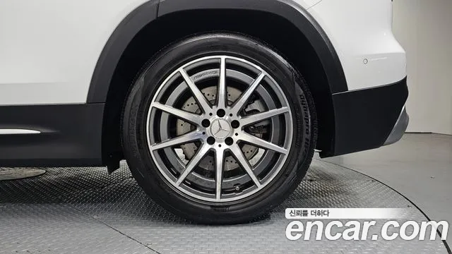 Mercedes-Benz GLB-Class — Фото автомобиля 21