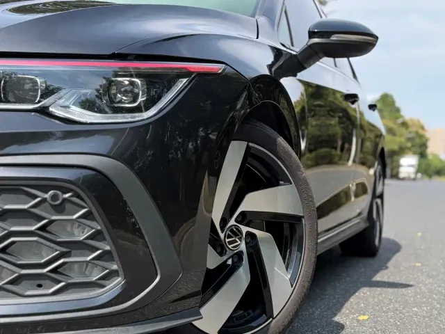 Volkswagen Golf GTI — Фото автомобиля 2