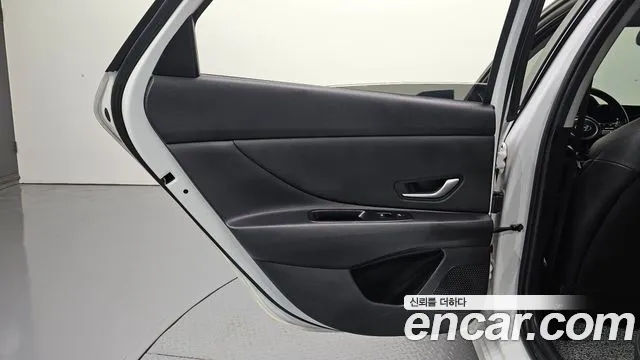 Hyundai Avante CN7 — Фото автомобиля 14