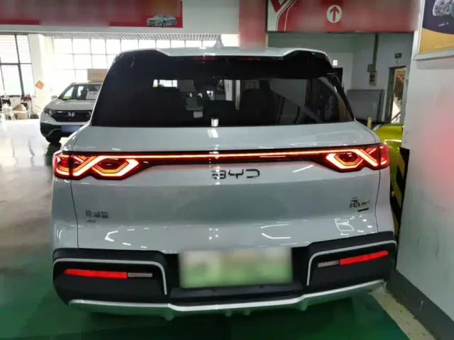 BYD Yuan UP — Фото автомобиля 5