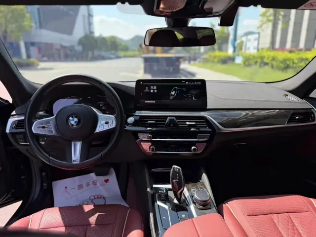 BMW 5 Series — Фото автомобиля 7
