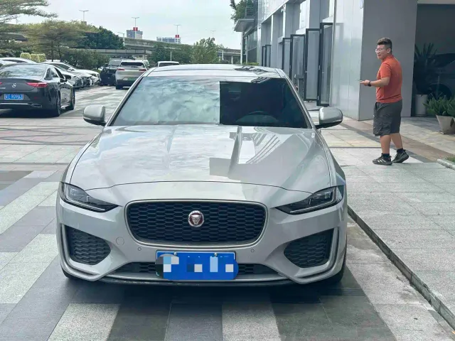 Jaguar XEL — Фото автомобиля 4