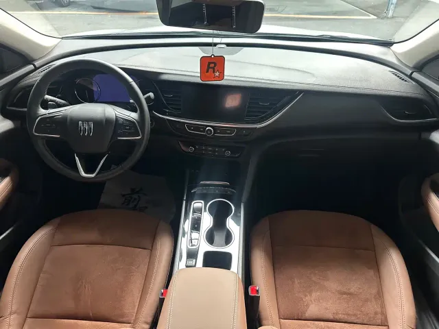 Buick Regal — Фото автомобиля 8