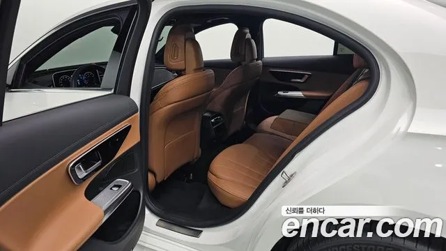 Mercedes-Benz E-Class W214 — Фото автомобиля 16