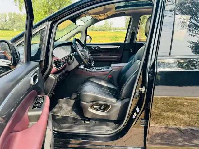 GAC Trumpchi M6 — Фото автомобиля 4