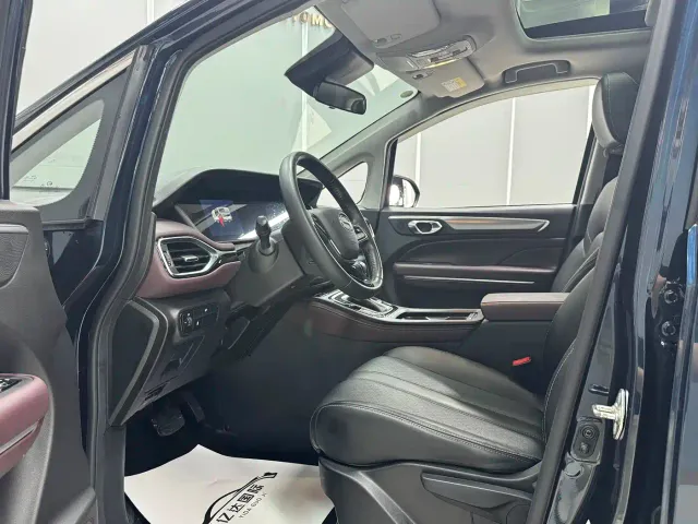 GAC Trumpchi M6 — Фото автомобиля 7
