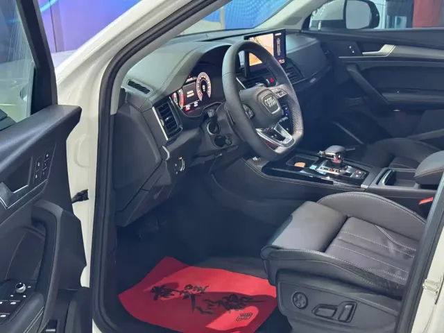 Audi Q5L — Фото автомобиля 13