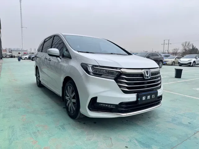 Honda Odyssey — Фото автомобиля 3