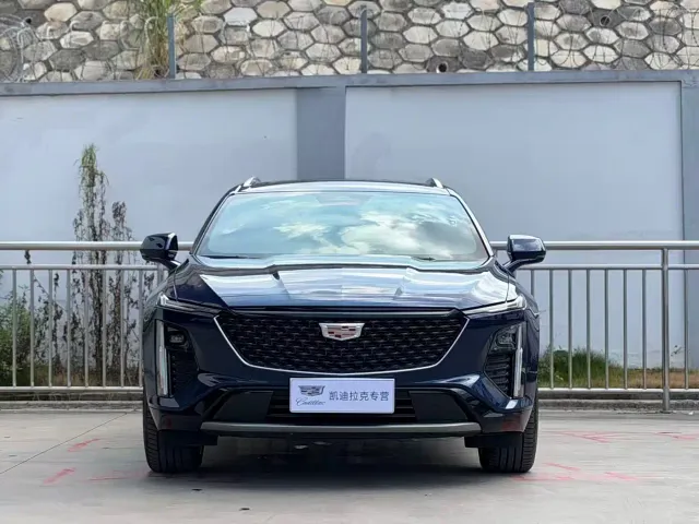 Cadillac GT4 — Фото автомобиля 2
