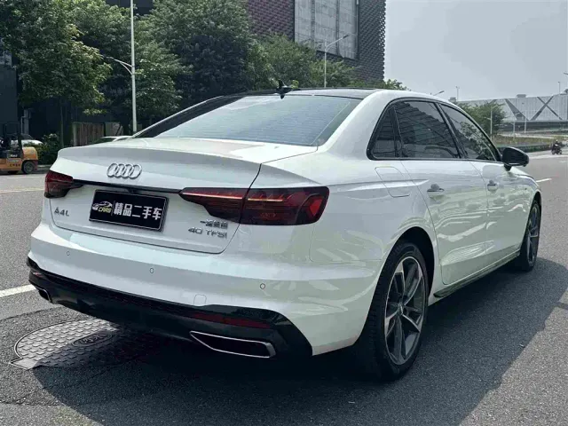 Audi A4L — Фото автомобиля 7