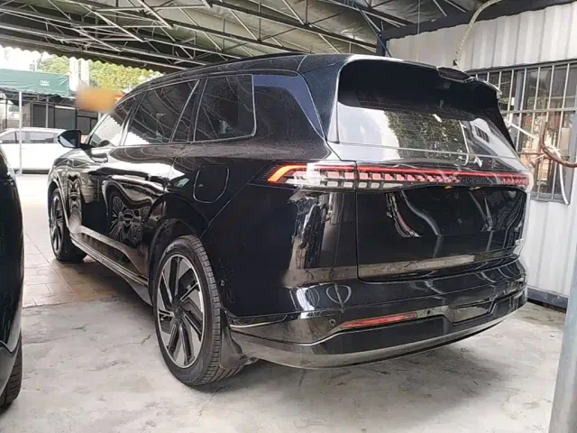 Dongfeng Yipai eπ008 2024 210Max Range Extender 6-Seater — Фото автомобиля 4