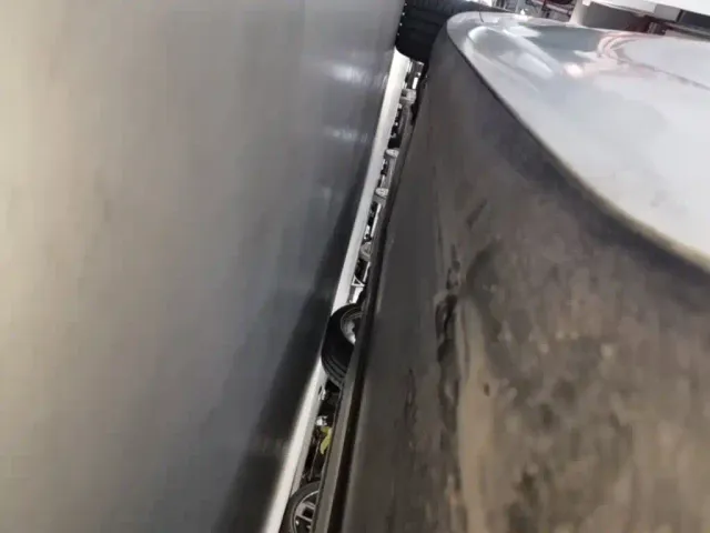 Tesla Model 3 — Фото автомобиля 21