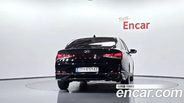 Hyundai AVANTE Avante (CN7) — Фото автомобиля 4