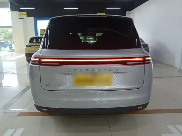 Leapmotor C16 — Фото автомобиля 5