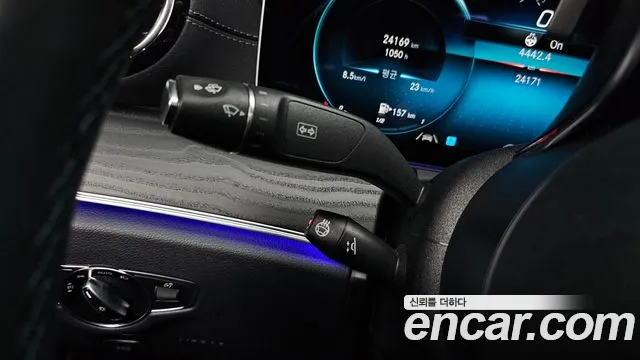 Mercedes-Benz E-Class — Фото автомобиля 26