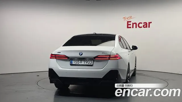 BMW 5-Series 5 серия (G60) 530i xDrive M Sport — Фото автомобиля 4