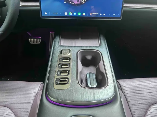 Xiaomi SU7 — Фото автомобиля 7