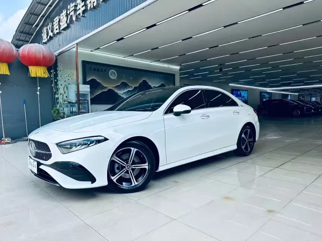 Фотография автомобиля — Mercedes-Benz A-Class