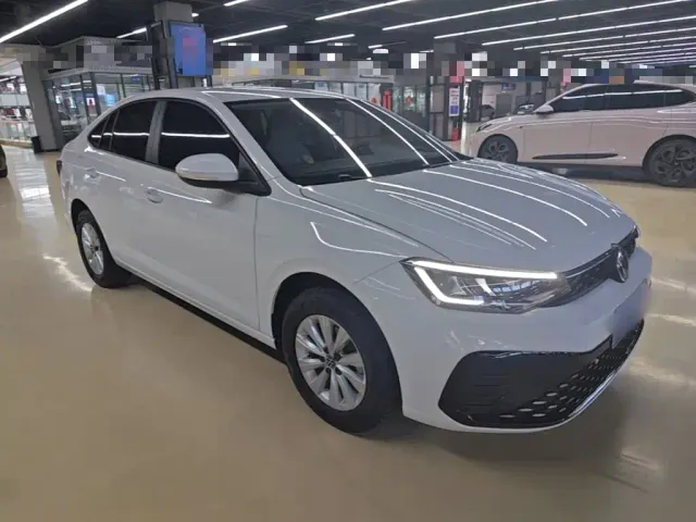 Volkswagen Lavida — Фото автомобиля 3