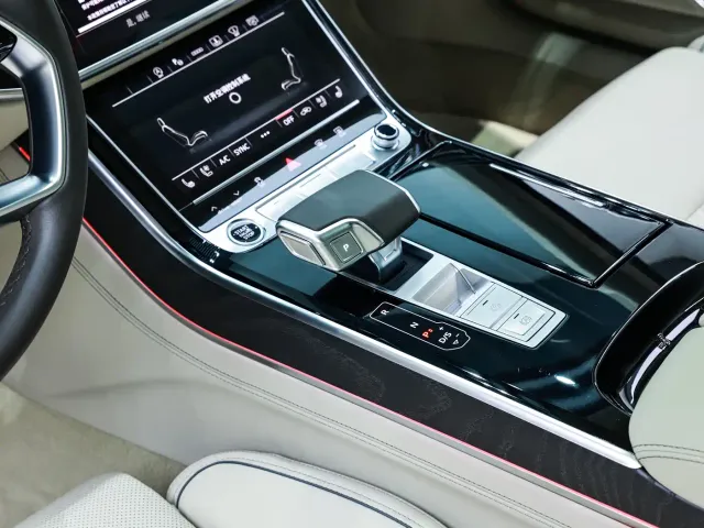 Audi A8 — Фото автомобиля 18