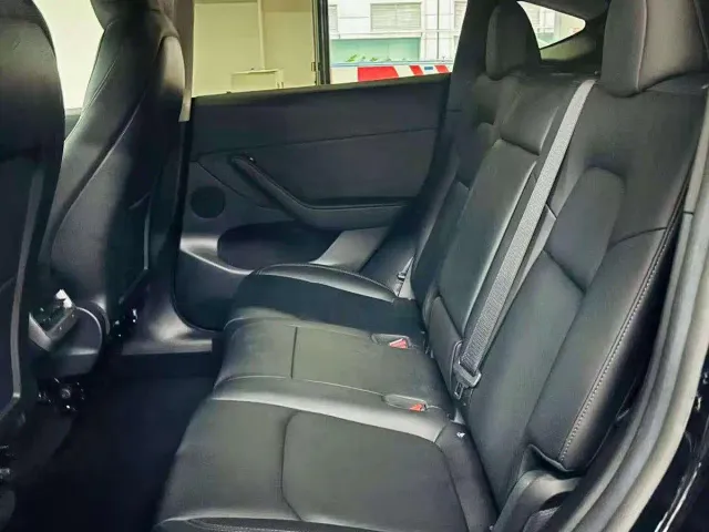 Tesla Model Y — Фото автомобиля 5