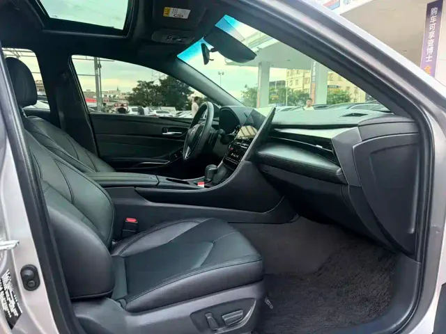Toyota Avalon — Фото автомобиля 4