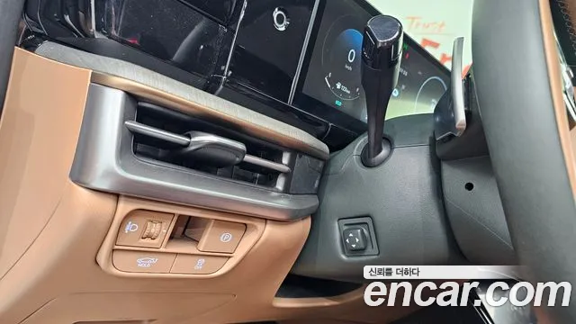 Hyundai Grandeur Grandeur (GN7) 2.5 Бензин 2WD — Фото автомобиля 26