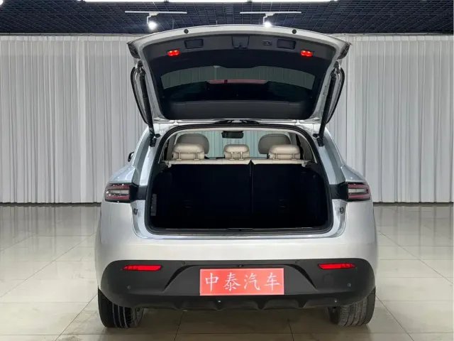 AITO Wenjie AITO M5 2022 Extended Range AWD Performance Edition — Фото автомобиля 6