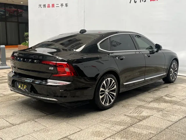 Volvo S90 — Фото автомобиля 17