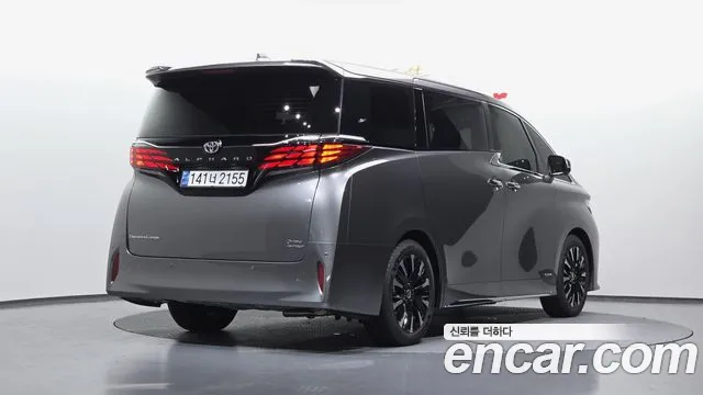 Toyota Alphard — Фото автомобиля 2