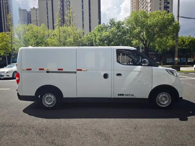 Maxus EV30 — Фото автомобиля 4