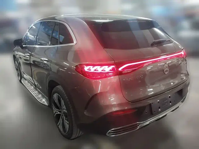 Mercedes-Benz EQE SUV — Фото автомобиля 6