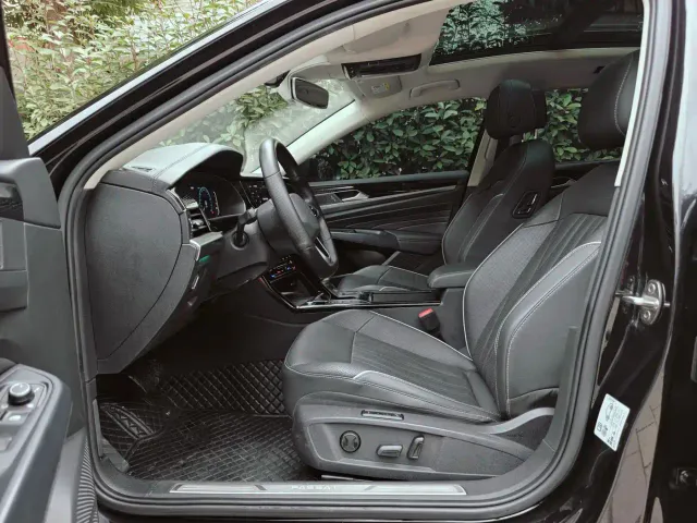 Volkswagen Passat — Фото автомобиля 15