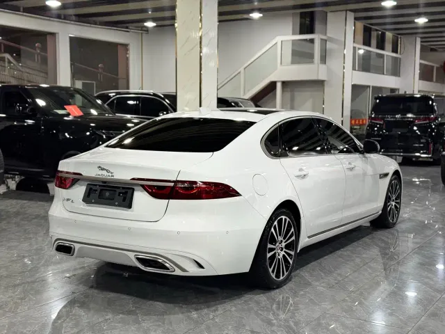 Jaguar XFL — Фото автомобиля 18