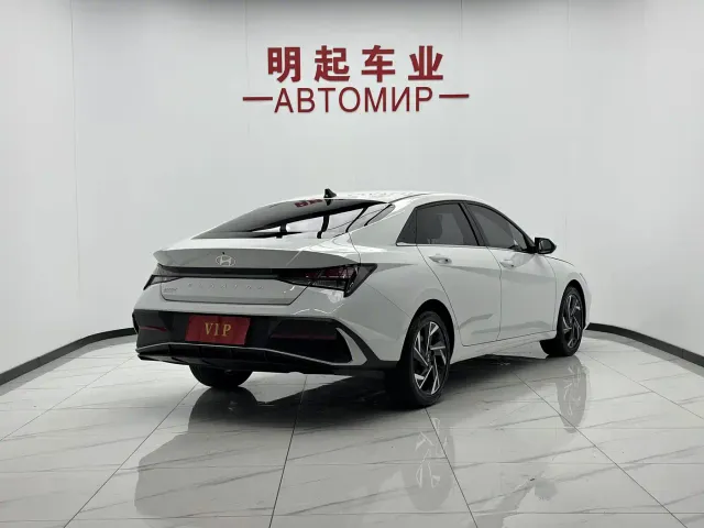 Hyundai Elantra — Фото автомобиля 8
