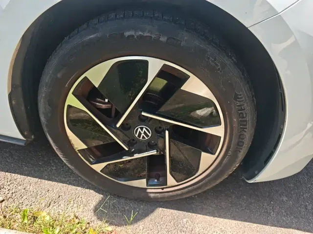 Volkswagen ID.3 — Фото автомобиля 8