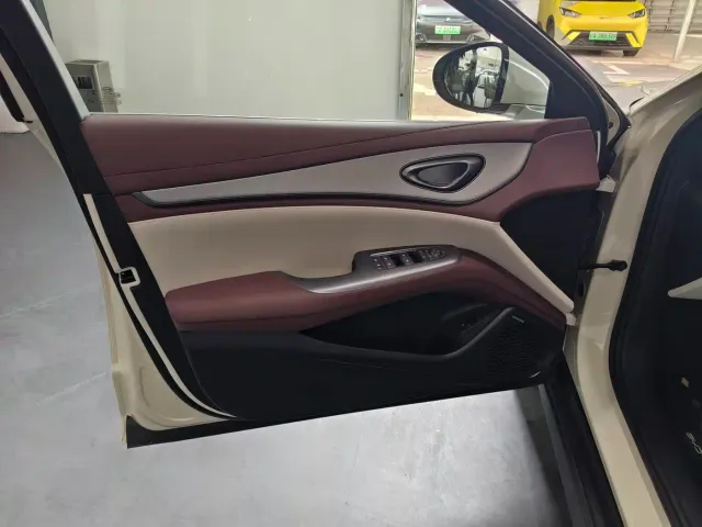 BYD Seal 07 DM-i — Фото автомобиля 9