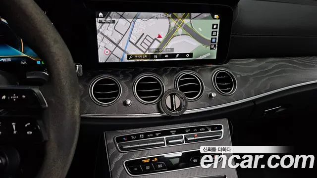 Mercedes-Benz E-Class — Фото автомобиля 9
