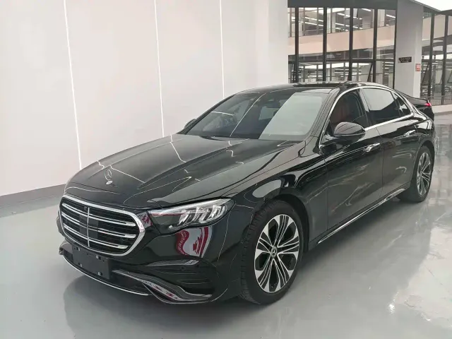 Фотография автомобиля — Mercedes-Benz E-Class