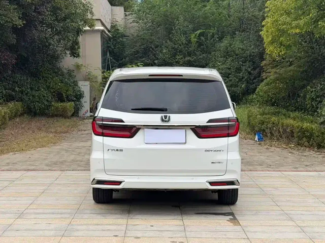 Honda Odyssey — Фото автомобиля 10