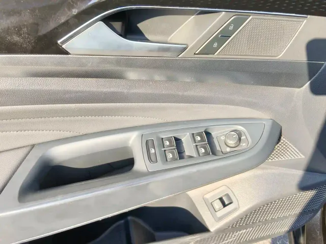 Volkswagen Passat — Фото автомобиля 12