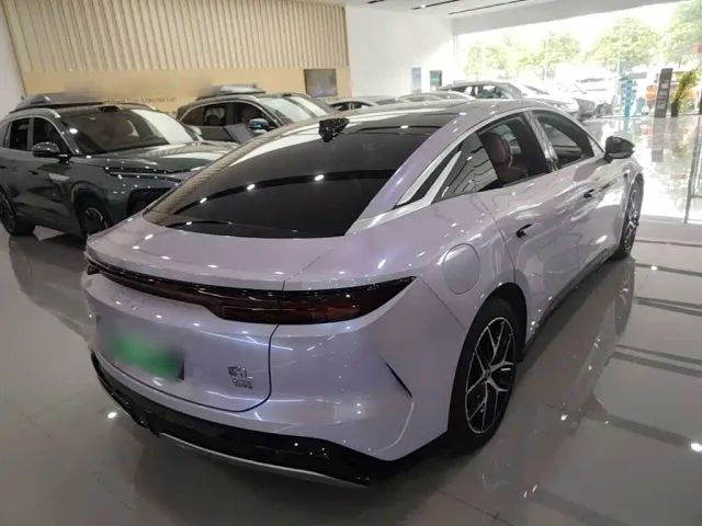 BYD Han L — Фото автомобиля 4