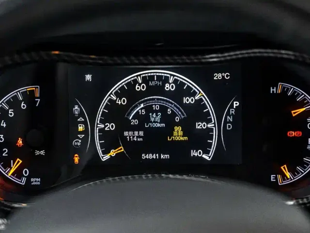 Jeep Grand Cherokee — Фото автомобиля 8