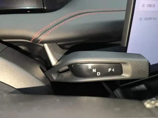 Xiaomi SU7 — Фото автомобиля 13