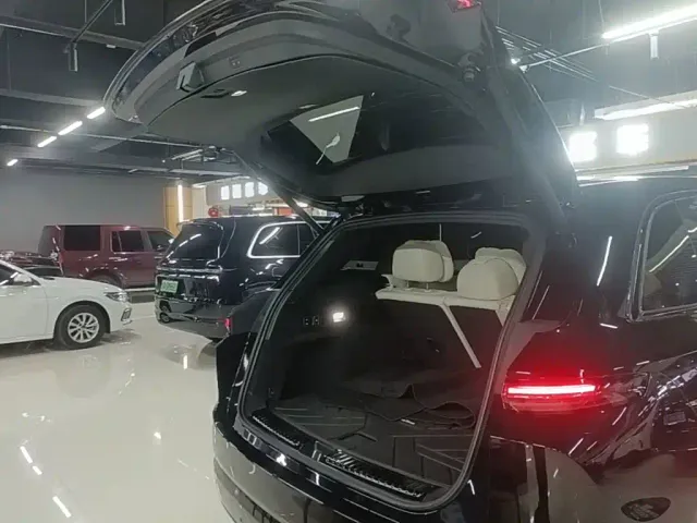 Li Auto L7 — Фото автомобиля 18