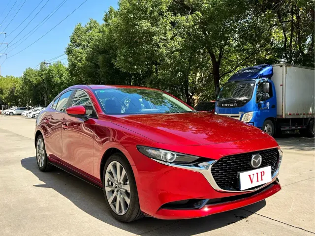 Mazda Axela — Фото автомобиля 3
