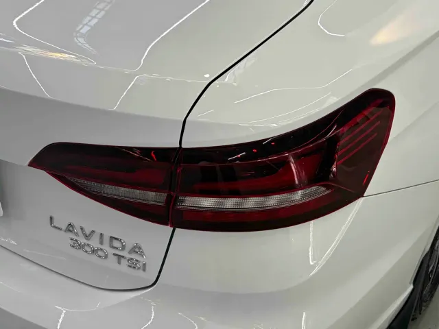 Volkswagen Lavida — Фото автомобиля 26