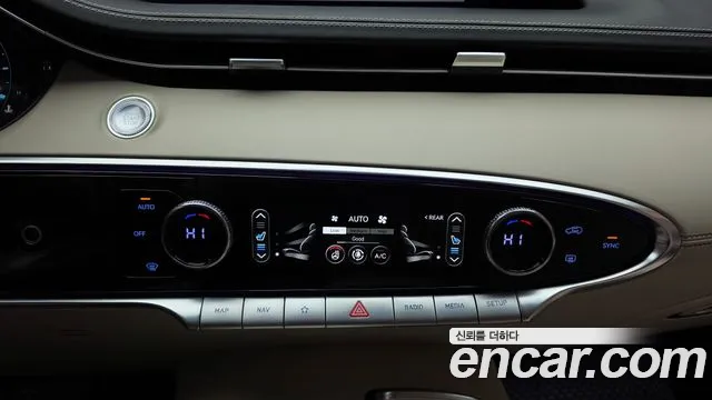 Genesis GV70 — Фото автомобиля 23