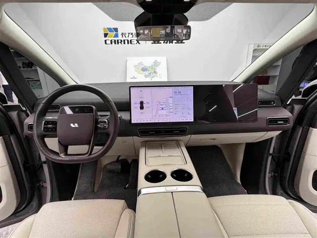 Li Auto MEGA — Фото автомобиля 11